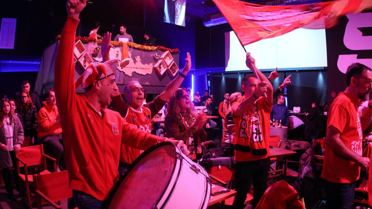 Les millors fotos de la retransmissió d'El Ganxo entre del Hapoel-Baxi