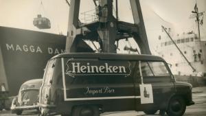Uno de los camiones de Heineken en el siglo XX.