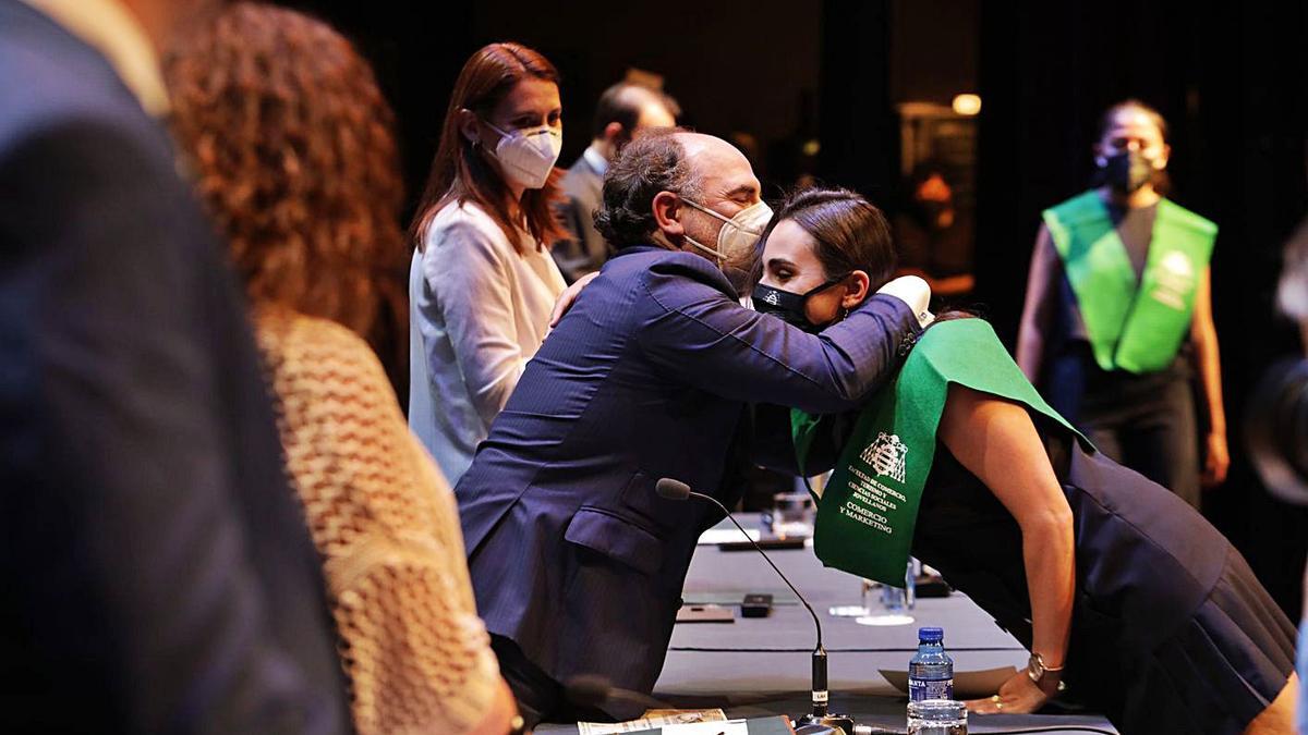 Ignacio Villaverde, con su hija Paula. | J. P.