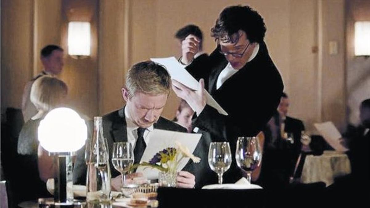 El momento del reencuentro de Watson (Martin Freeman) y Sherlock (Benedict Cumberbarch).