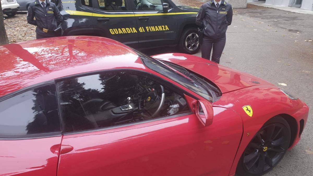 Detenido un joven italiano por falsificar un Ferrari F430 de manera artesanal