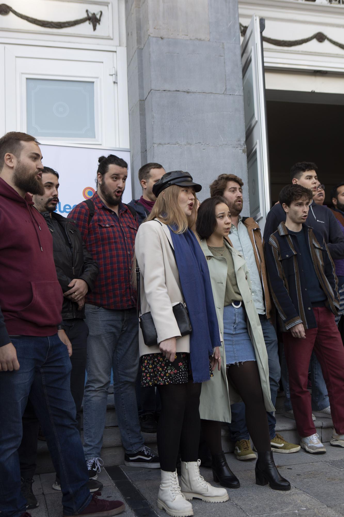 Entrega de la Medalla de Oro de la ciudad a la Fundación Ópera de Oviedo