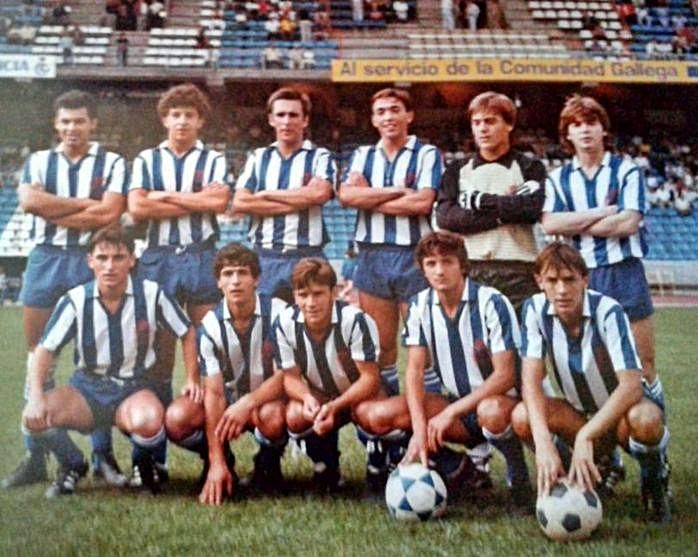 Andrés Ramos (de pie, primero por la izquierda), en la alineación del partido de la huelga del 84. | // L. O.