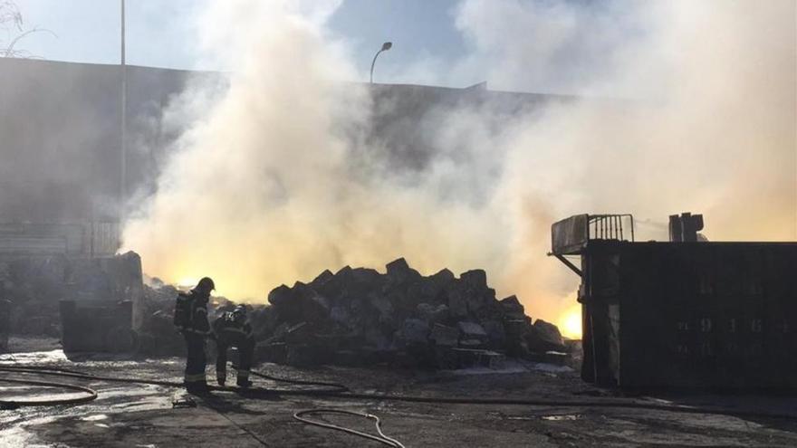 Los vecinos confinados en Madrid por una nube tóxica ya pueden salir a la calle