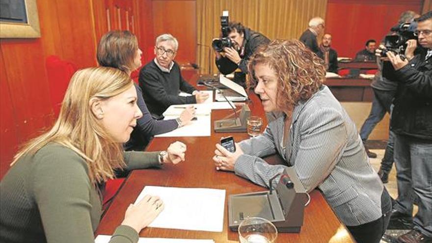 PSOE e IU no logran sumar apoyos para aprobar los presupuestos