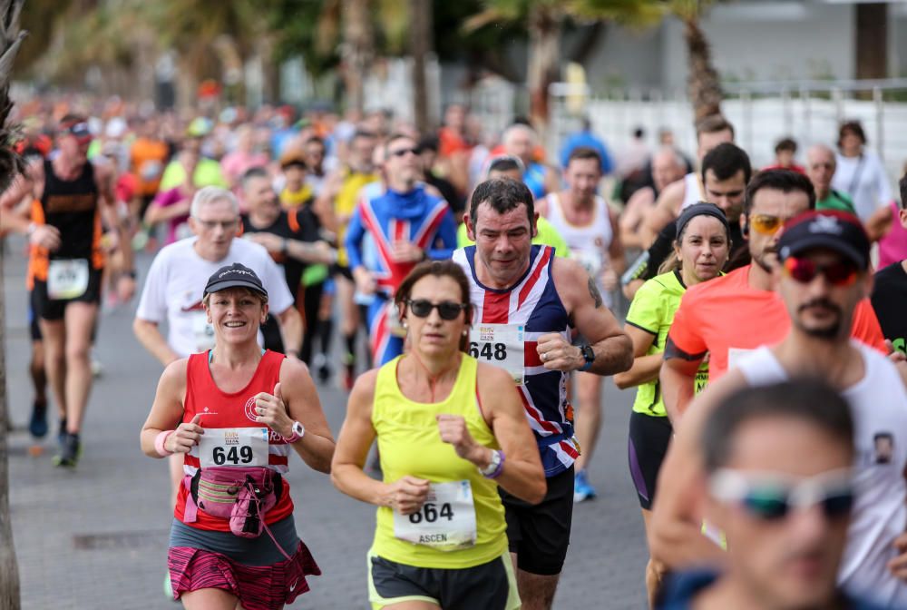 Los veteranos atletas triunfan en la prueba de Benidorm que reunió a más de 2.500 deportistas.