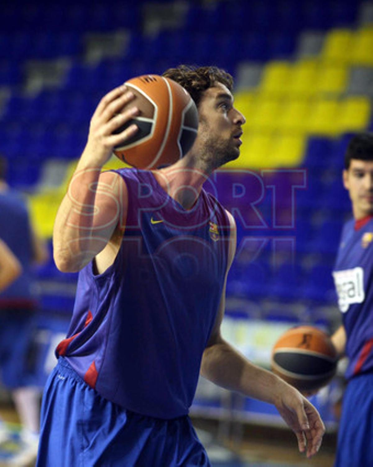 Pau y Marc Gasol, entrenan con el Barça Regal