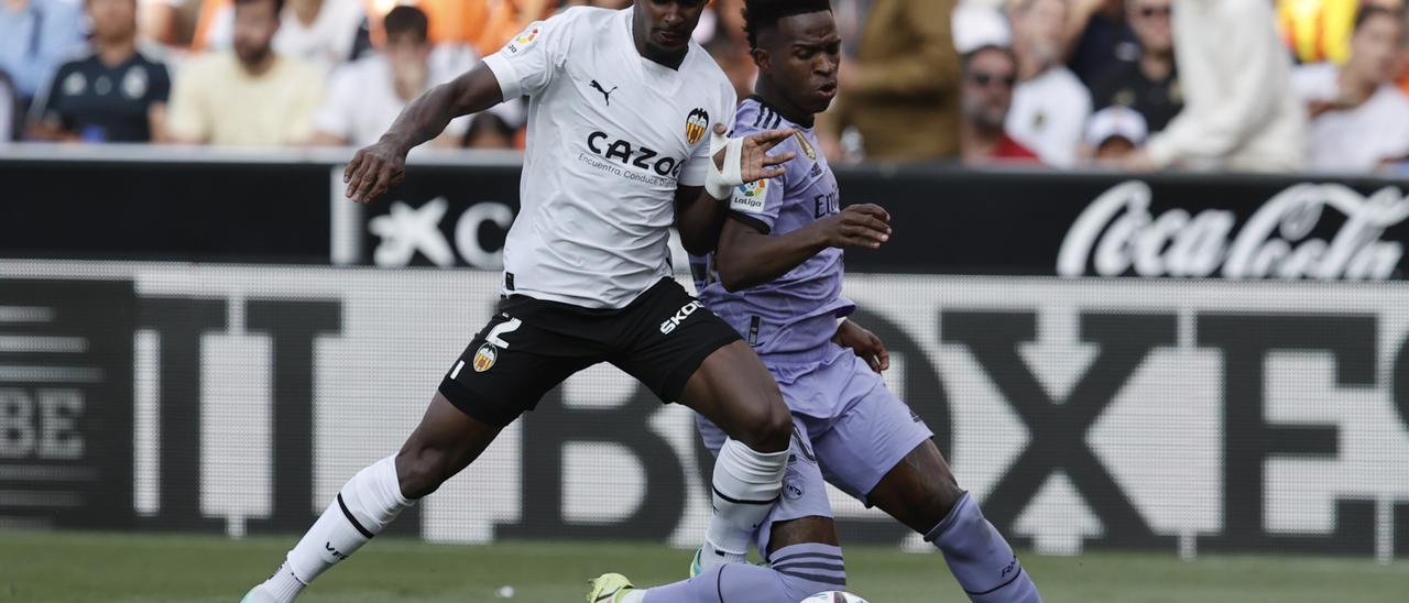 Resumen, goles y highlights del Valencia 1 - 0 Real Madrid de la jornada 35 de LaLiga Santander