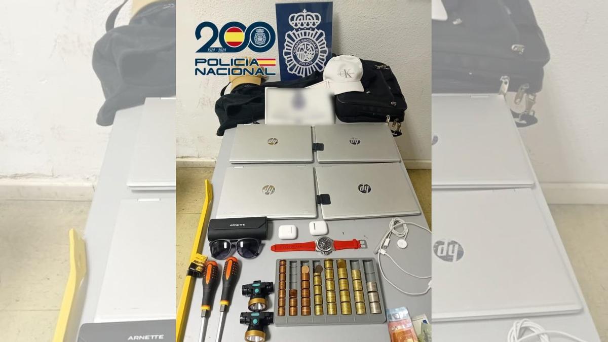 Material intervenido por los agentes en la detención de los ladrones.