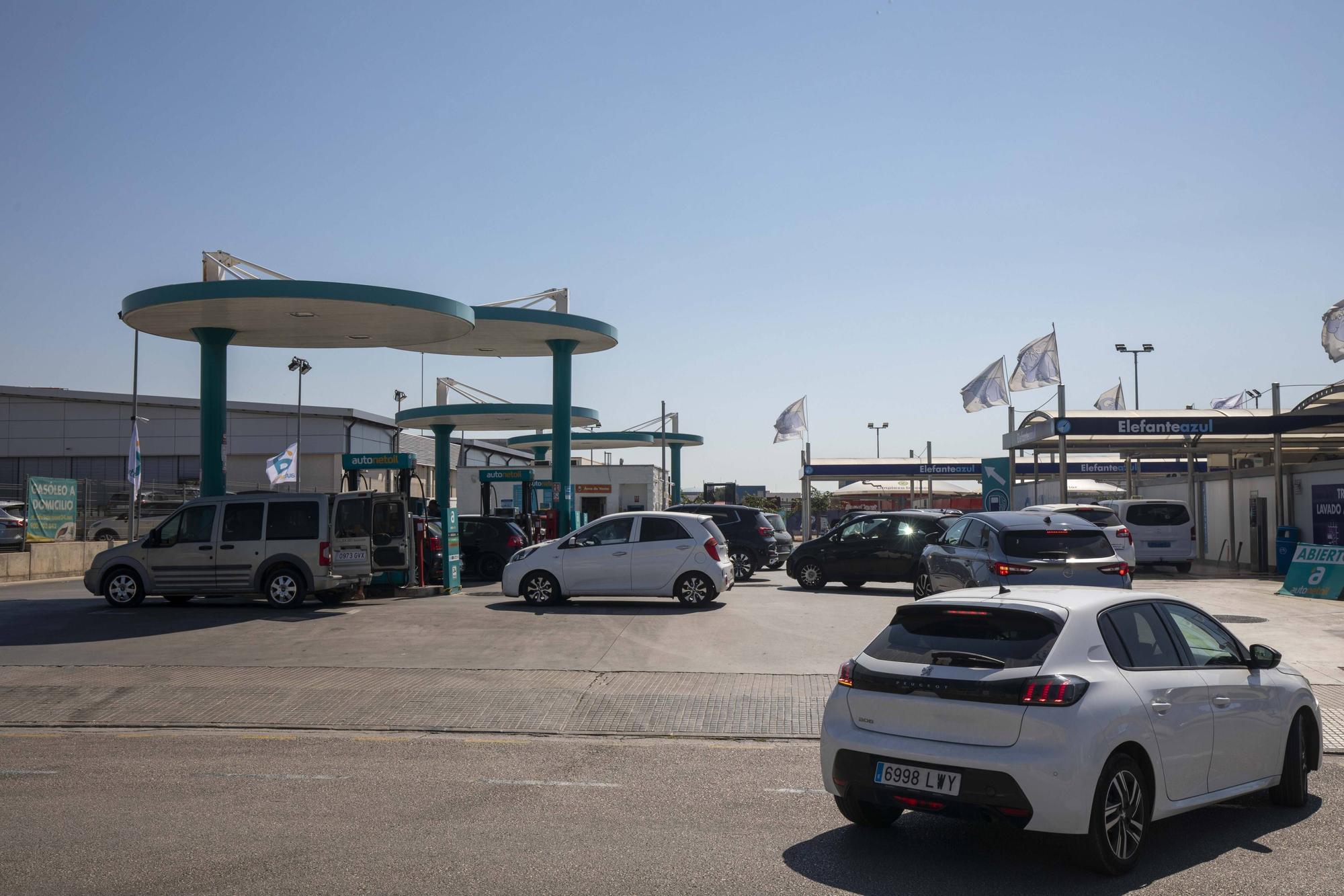 El precio de la gasolina se dispara en Mallorca y vuelven las colas a las estaciones de servicio 'low cost'