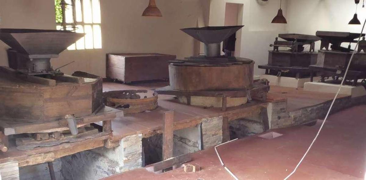 "El resto del molino también tiene peligro de caer al río"