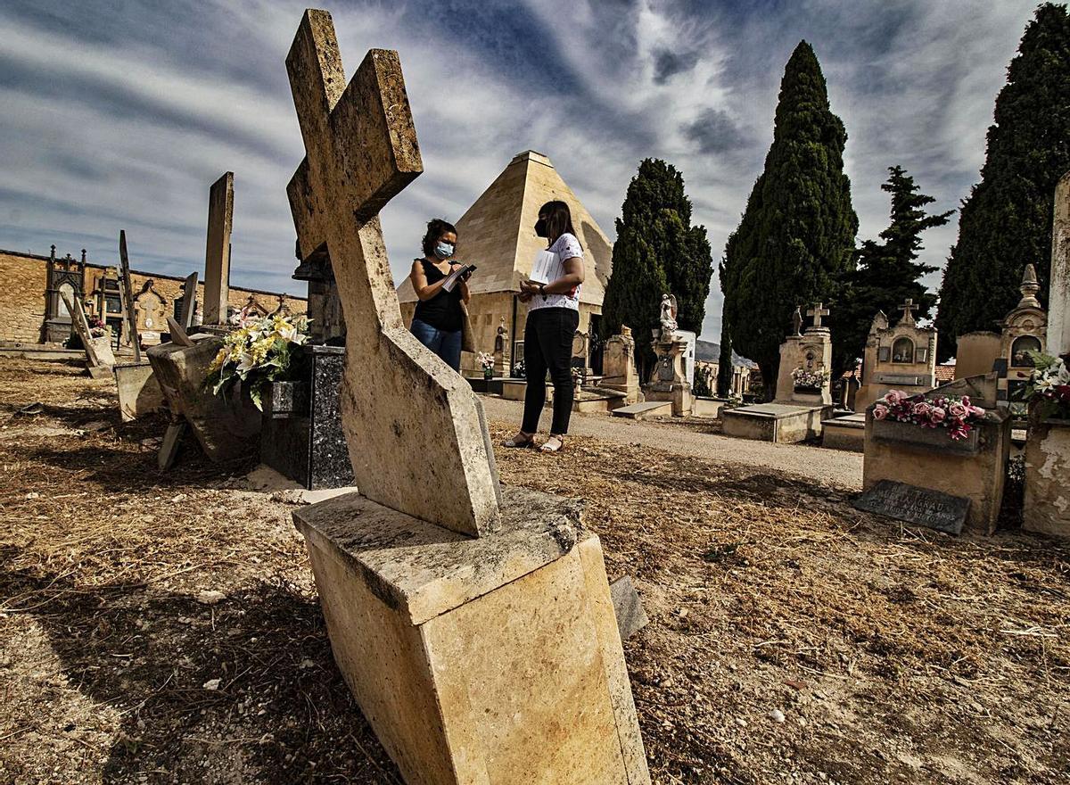 La ciudad de los vivos a través de la de los muertos