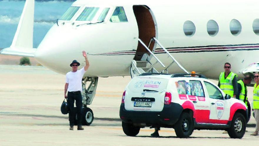 Brad Pitt se despide de Fuerteventura.