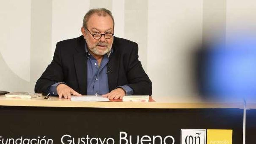 José Lasaga, ayer, durante su conferencia en la Fundación Bueno.