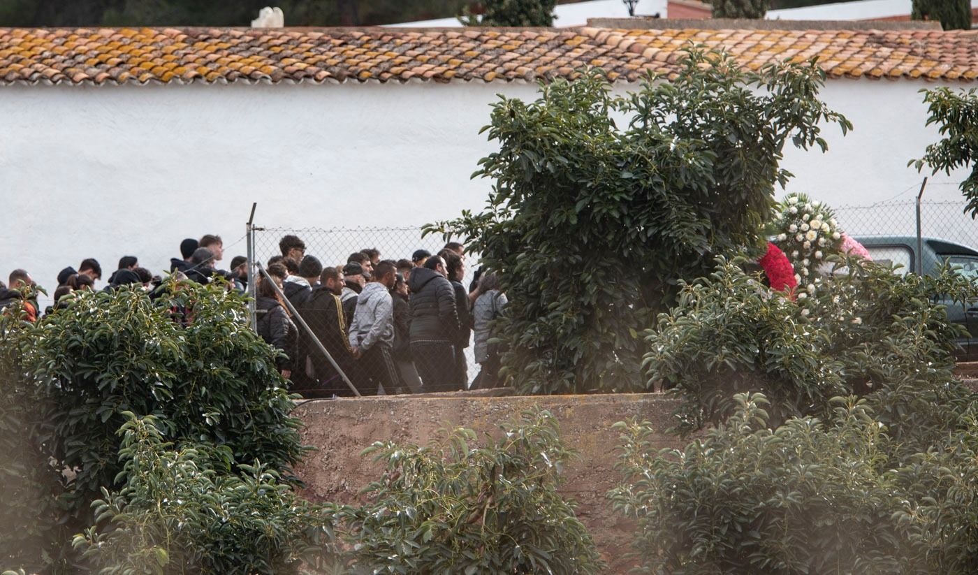 Entierran en Faura a la mujer tiroteada en La Vall d'Uixó