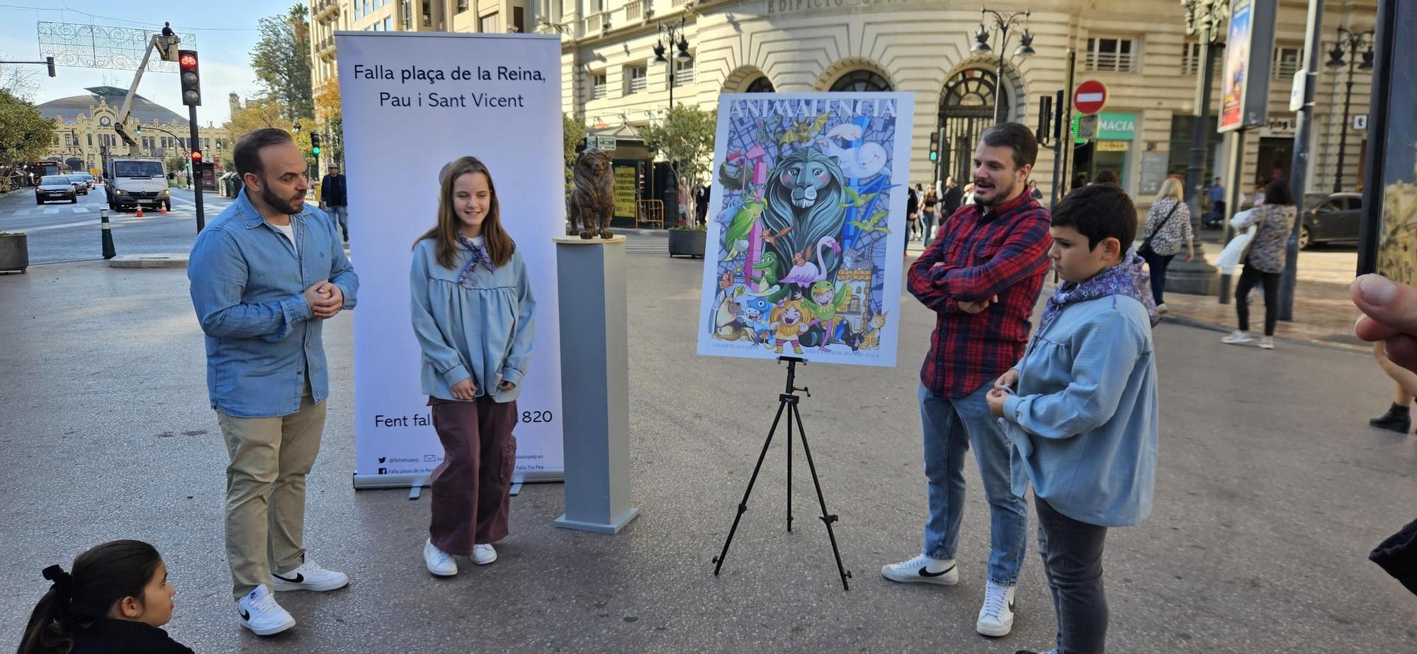 Presentación de la falla Reina-Paz infantil para la Sección Especial