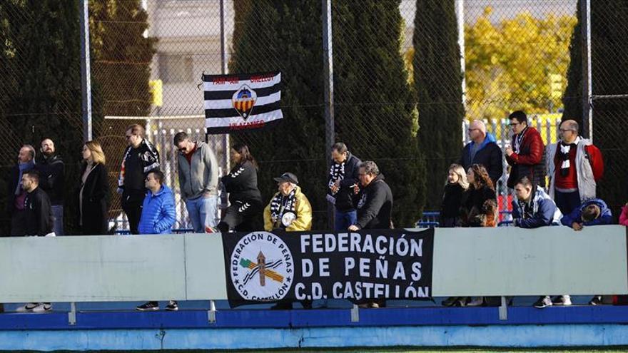 El equipo, arropado desde la grada