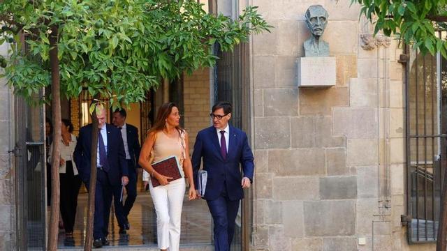 El president de la Generalitat, Salvador Illa, amb la consellera d’Educació, Esther Niubó, aquest dimarts