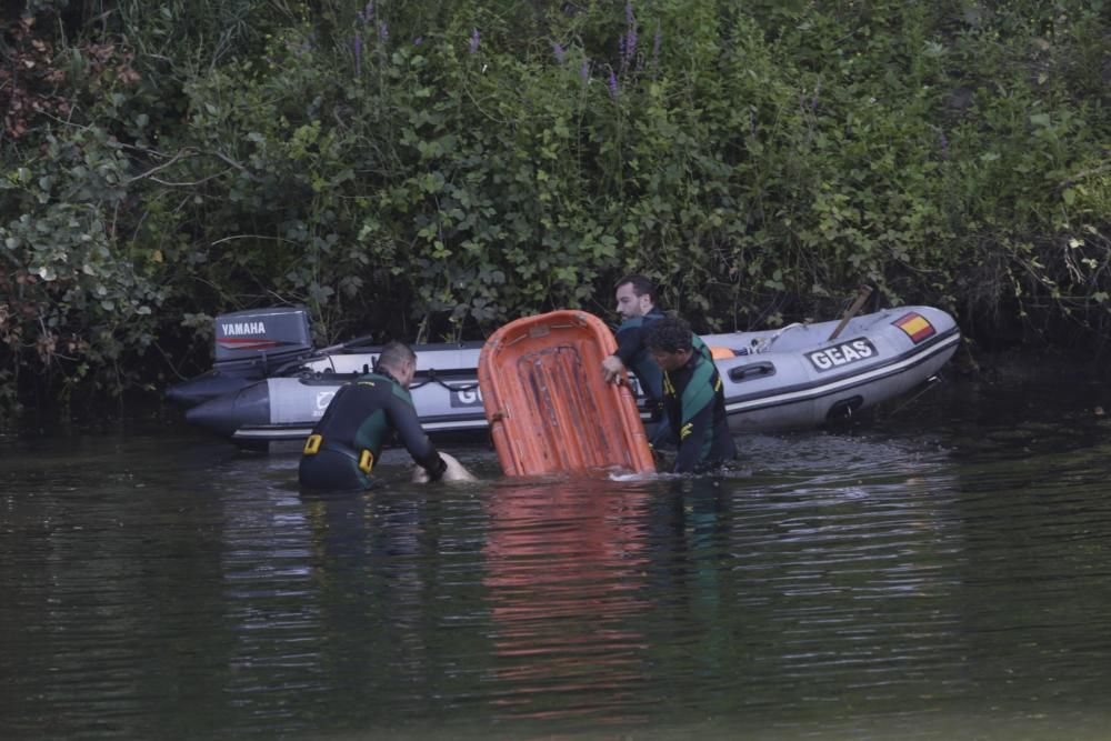 Operativo para rescatar el cadáver del dominicano desaparecido en el Nalón