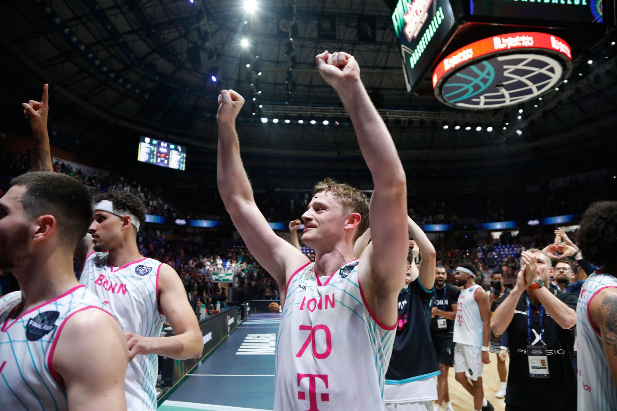 El Unicaja - Telekom Bonn, semifinal de la BCL, en imágenes