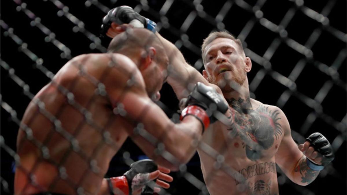 McGregor noqueó a Alvarez en el UFC 205