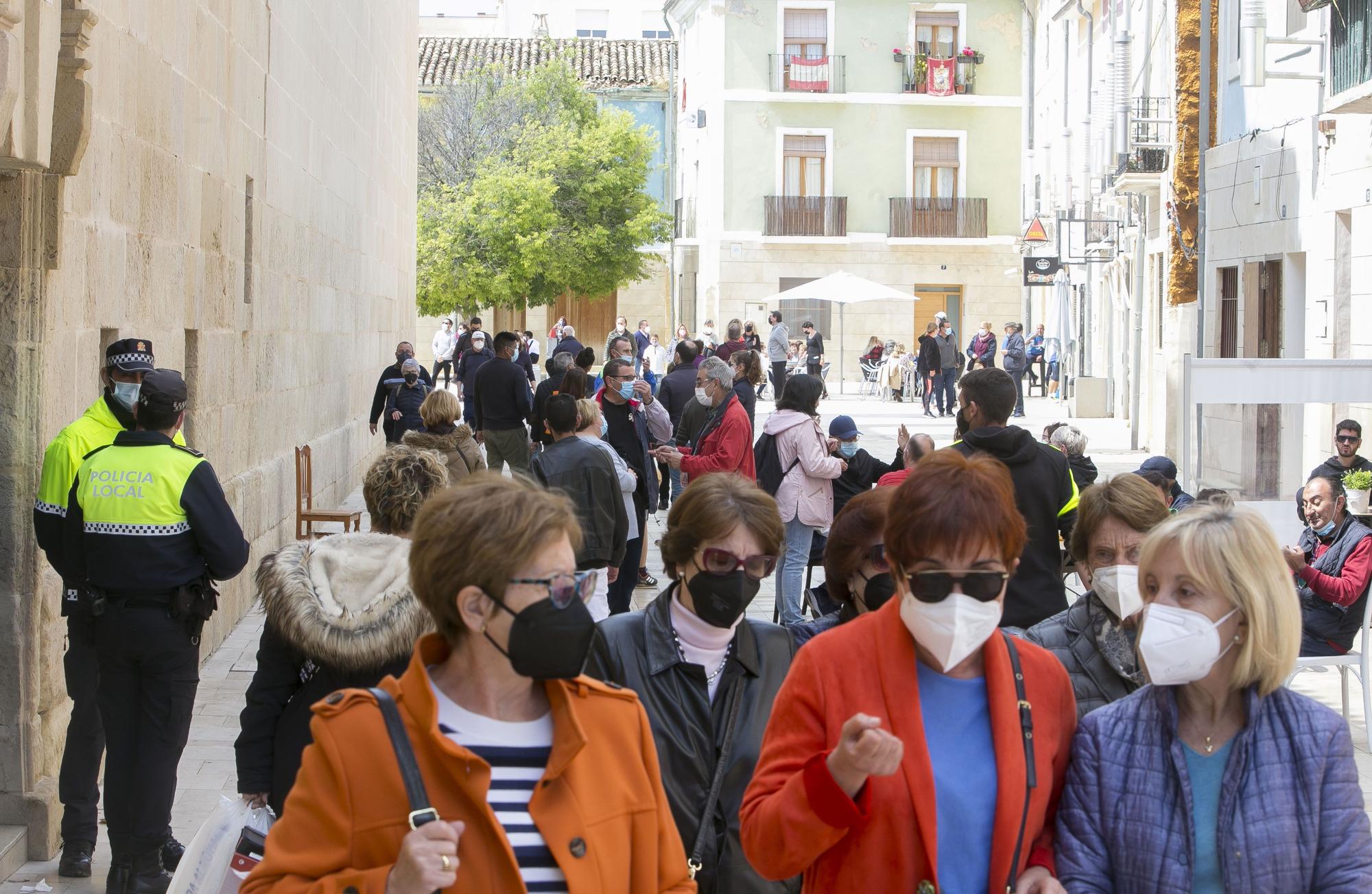 Largas colas en Santa Faz durante el domingo