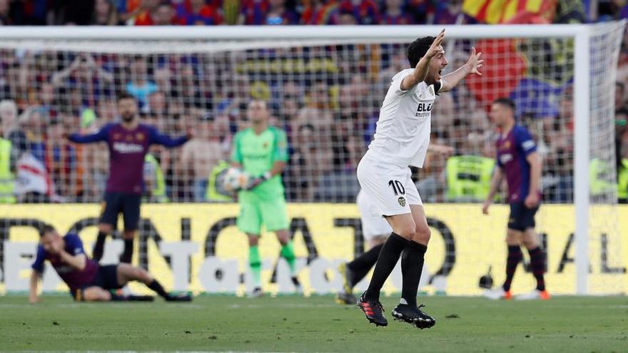 El València s&#039;endú la Copa (1-2)