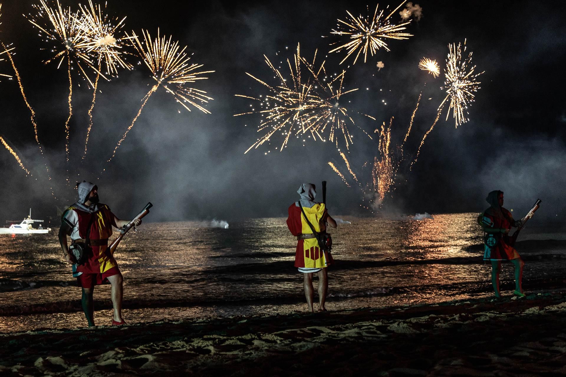 Las imágenes del Desembarco de los Moros y Cristianos de La Vila