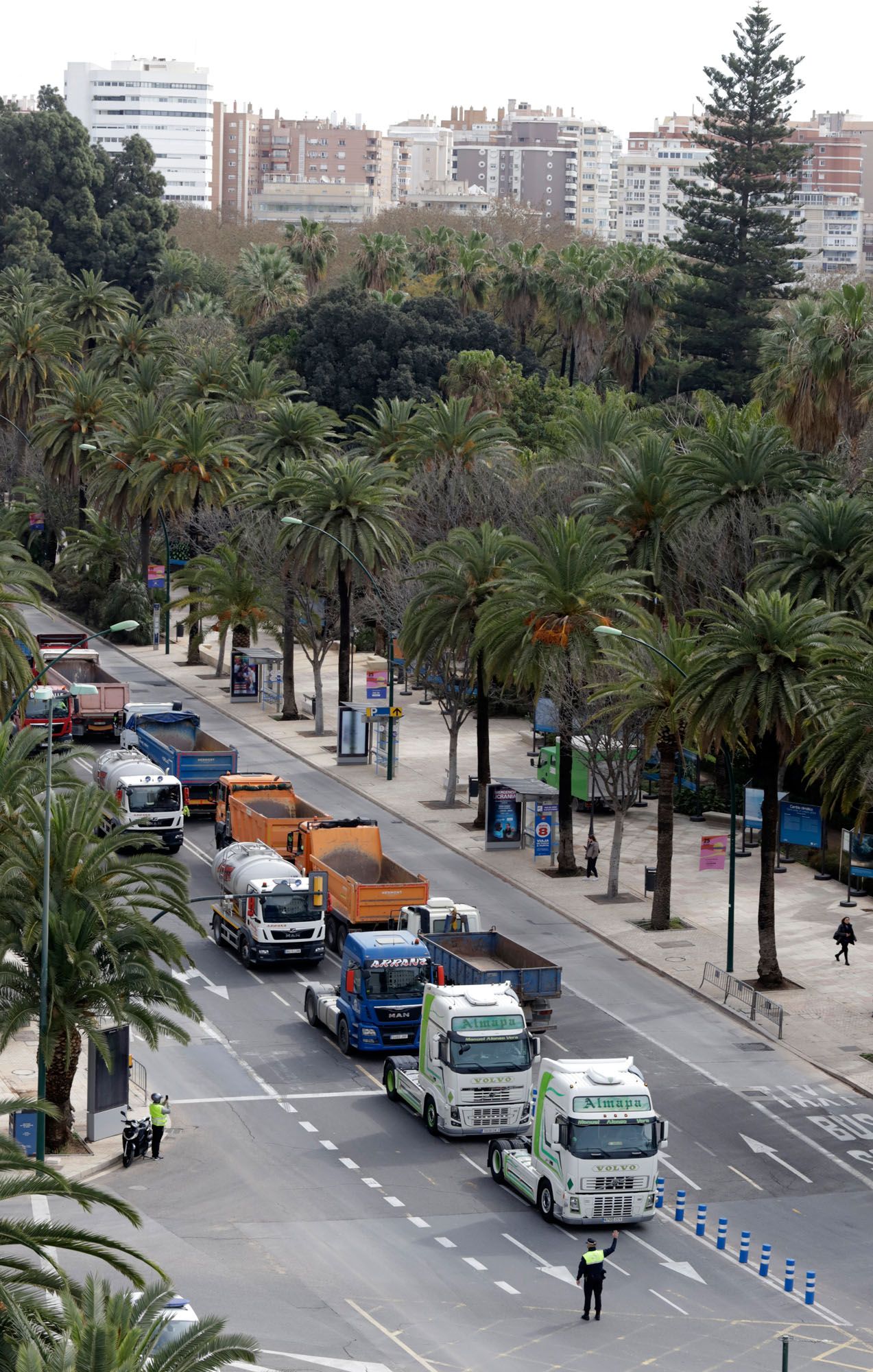 Protesta de los camioneros por el Centro de Málaga