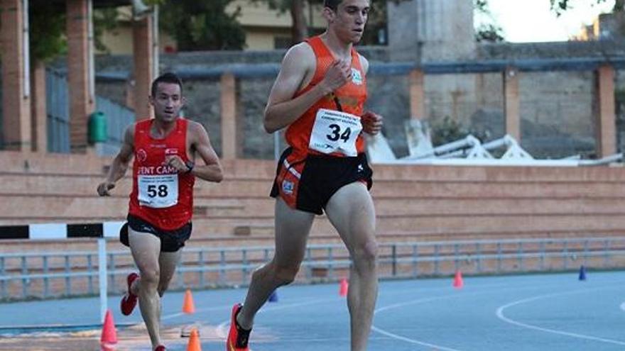 Mariano García bate el récord regional junior de 1.500 metros