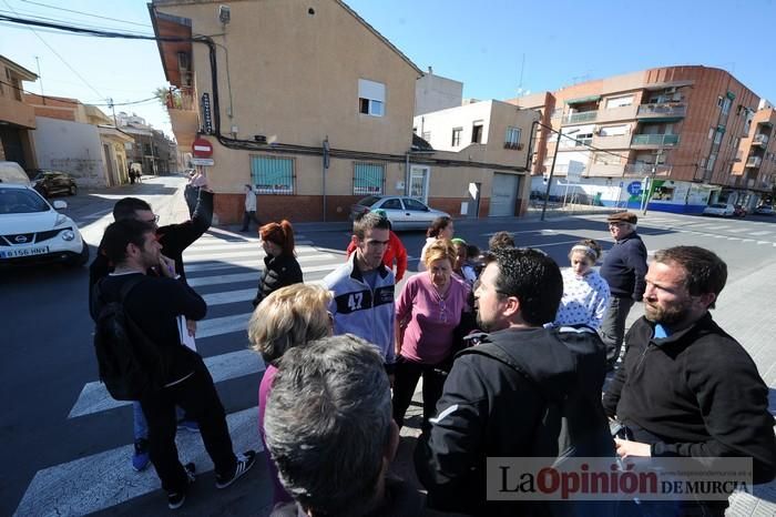 Muere de una cuchillada en el cuello un hombre en un bar de Puente Tocinos