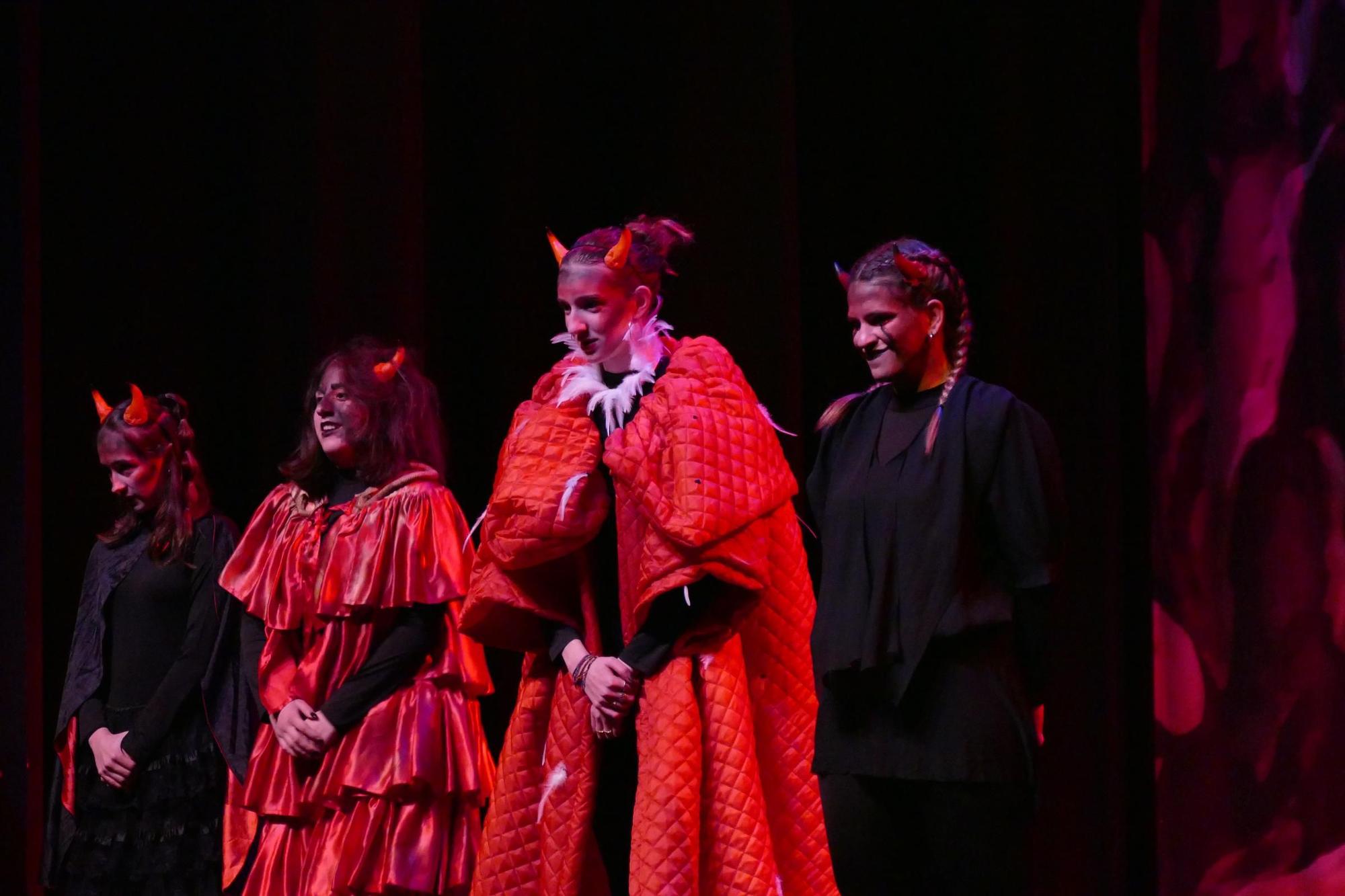 Els Pastorets de Figueres sorprenen amb algunes innocentades durant la seva segona funció