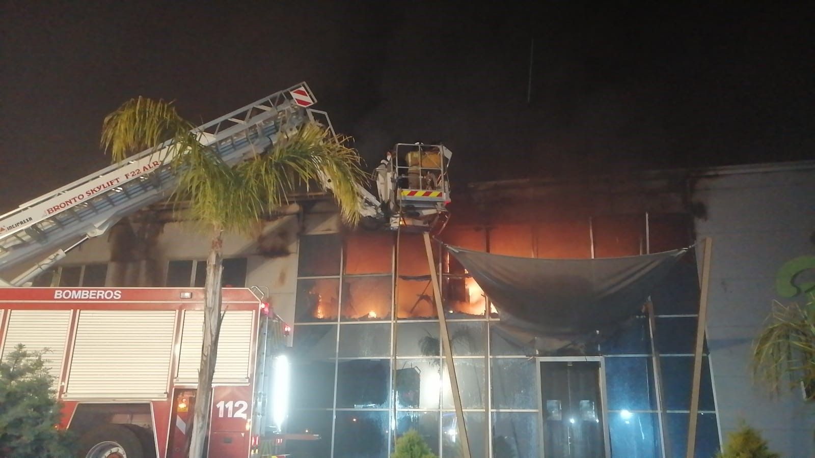 Incendio en una empresa de semilleros en Totana