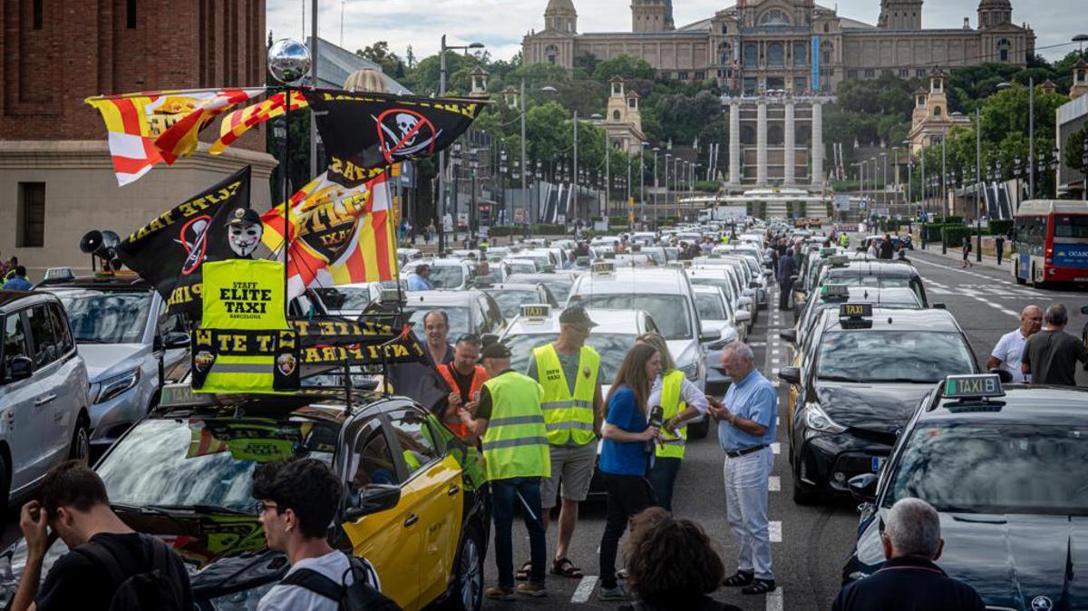 Protesta de taxistes a Barcelona, avui: última hora de la marxa lenta convocada per Élite Taxi, en directe