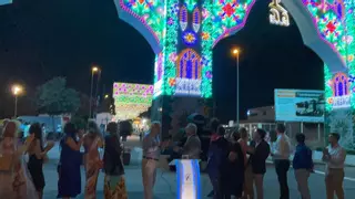 La Feria Real de Puente Genil regresa iluminada con un millón de puntos de luz
