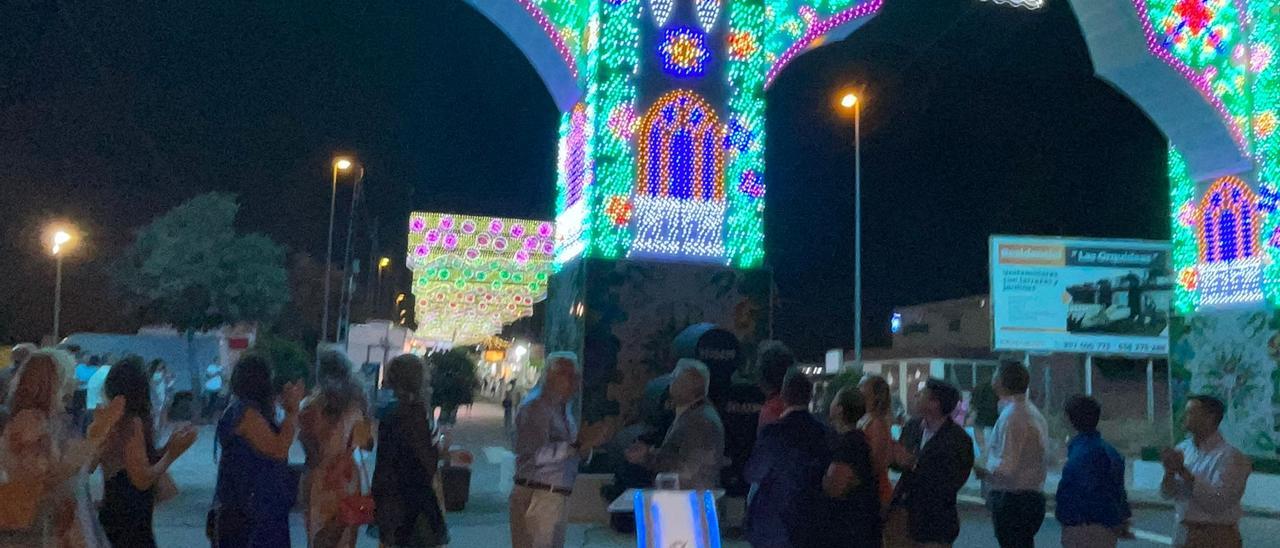 Encendido de la portada de la Feria Real de Puente Genil.