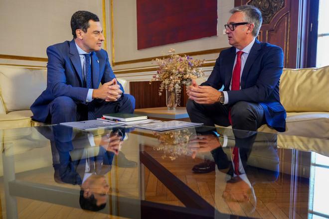 Juanma Moreno será investido presidente de la Junta de Andalucía con Vox en su Gobierno y tras aceptar prioridad nacional