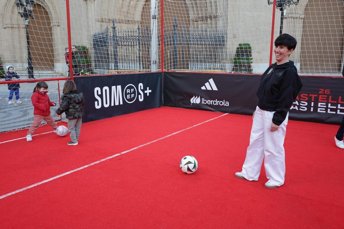 ¡Búscate en la 'fan zone' de la Supercopa de España Femenina en Castellón!