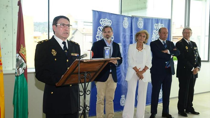 Más presencia en la calle de Plasencia, prioridad del nuevo jefe de la Policía Nacional