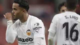 Vídeo | Explosivo Kluivert al espacio: Así fue el 0-2 ante el Sporting