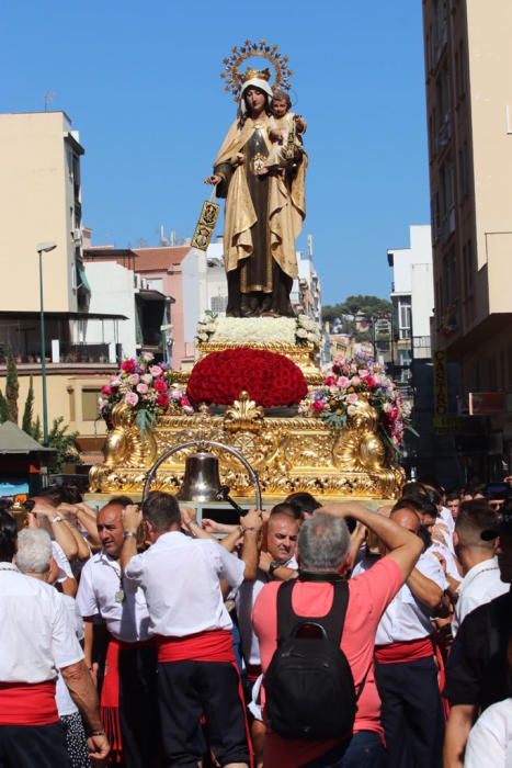 La procesión de la Virgen del Carmen por las calles de El Palo.