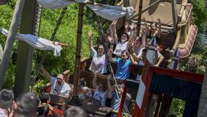 Actividad lúdica de la Fundación Catalana Síndrome de Down Barcelona, en el parque de atracciones del Tibidabo.