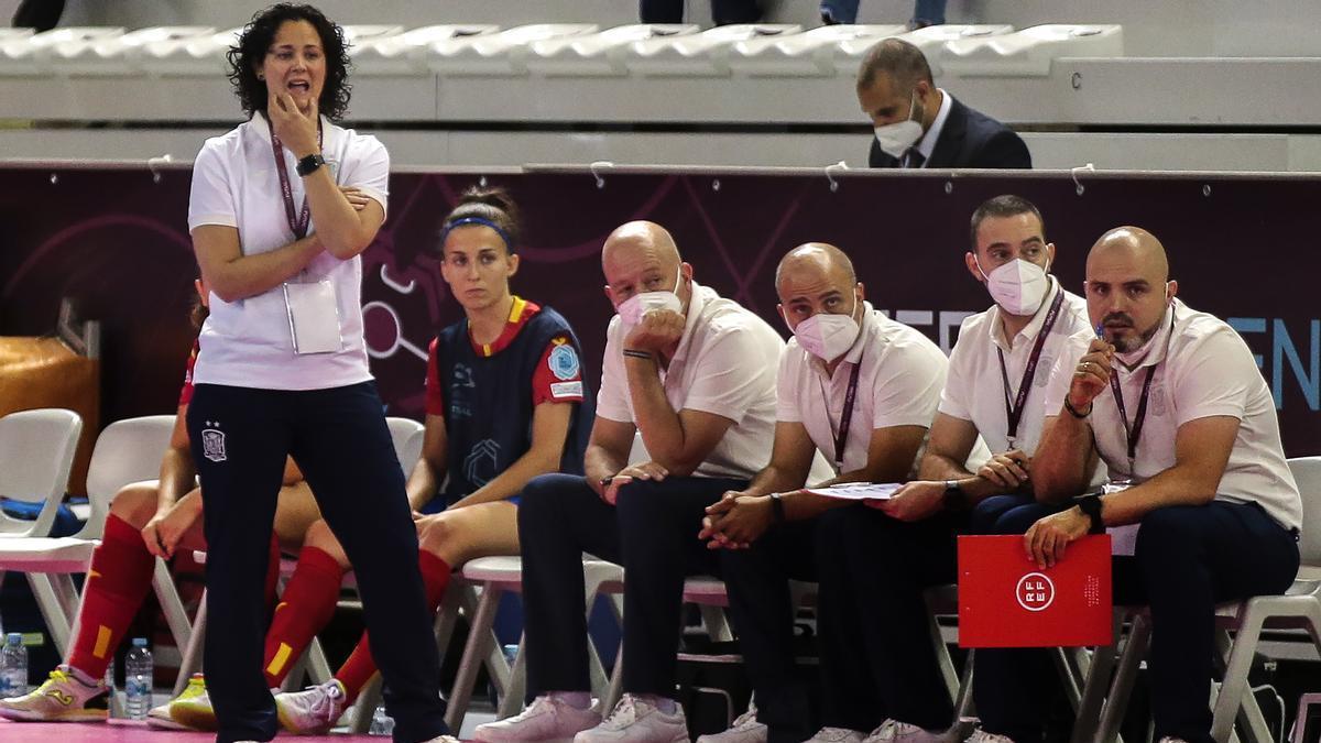 Clàudia Pons, en un moment del partit de semifinals contra Ucraïna, abans d&#039;ahir al Multiusos de Gondomar (Porto)