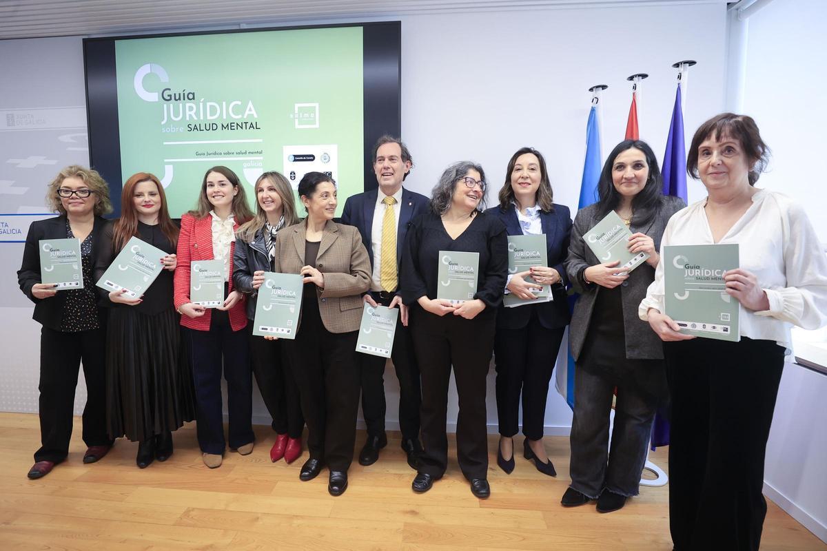 Participantes en la presentación de la 'I Guía jurídica sobre derechos en salud mental en Galicia', elaborada por la Fundación Salma, este viernes, en el Espazo Amizar, en A Coruña.