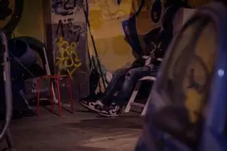 Junts y los Comuns fuerzan a Collboni a debatir sobre el aumento de personas que viven en la calle en Barcelona