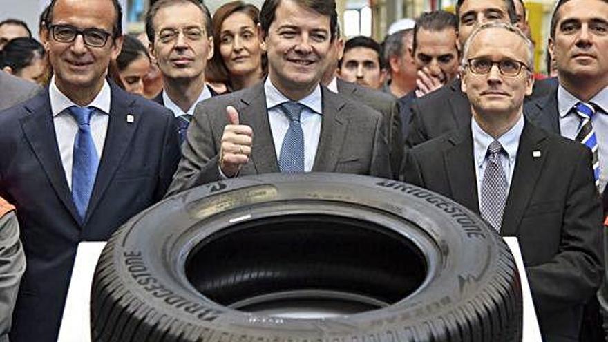 Mañueco, en los actos de celebración de la producción de la cubierta 300 millones de Bridgestone en Burgos.