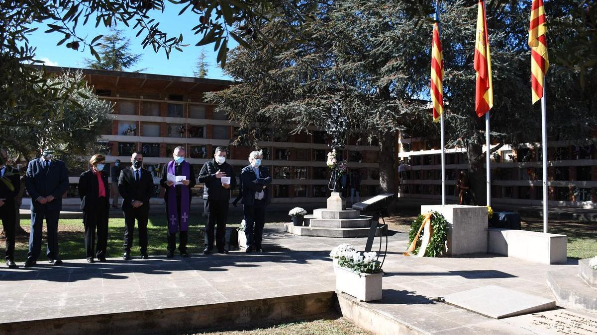 La placa cerámica en tributo a las víctimas del covid en Vila-real se colocará junto a la de los muertos en el incendio del Cine La Luz, en 1912 el