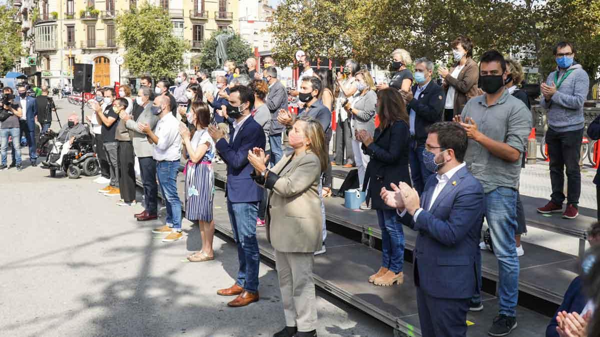 Partidos y entidades soberanistas conmemoran el 1-O en Barcelona