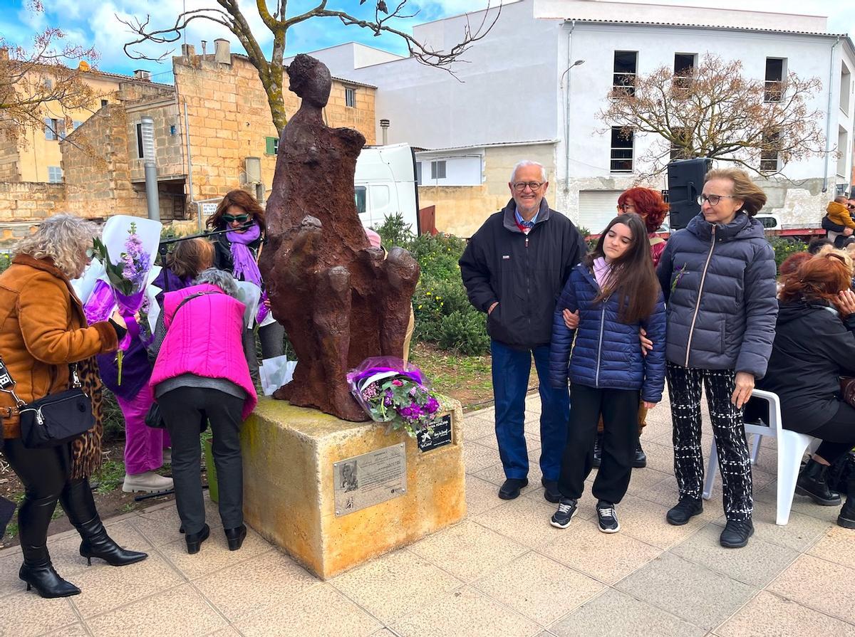 8M | Manacor ensalza el recuerdo feminista de Antònia Matamalas