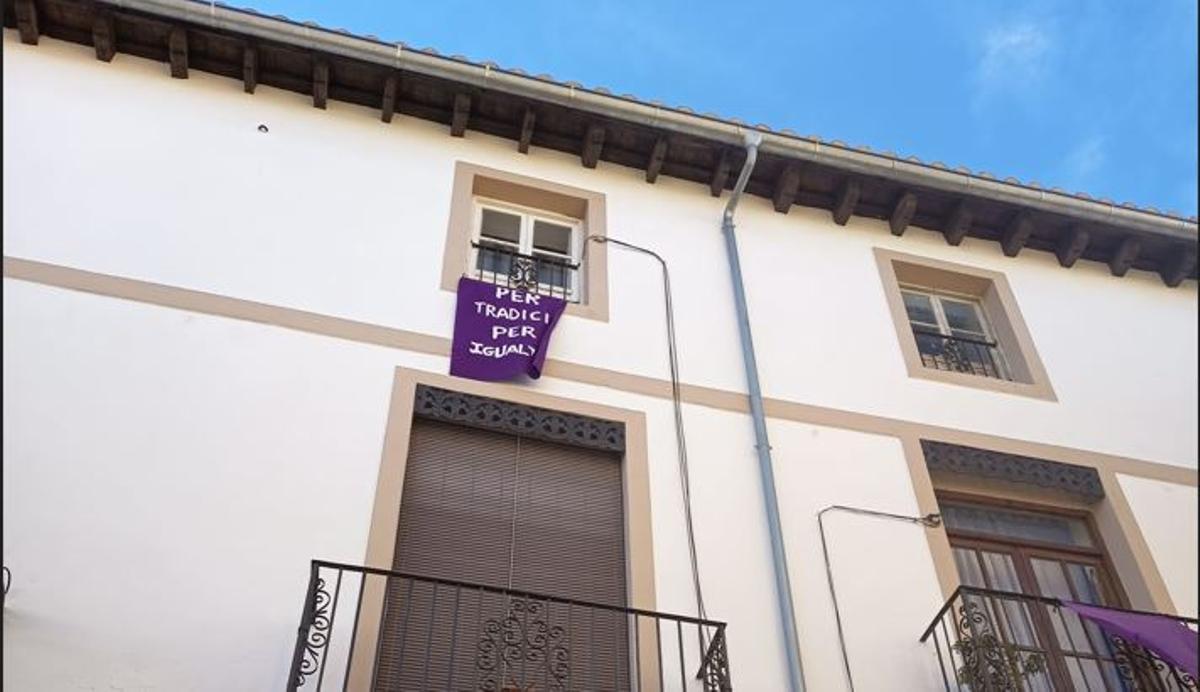 La reivindicación de la igualdad desde los balcones de Sagunt se diversifica